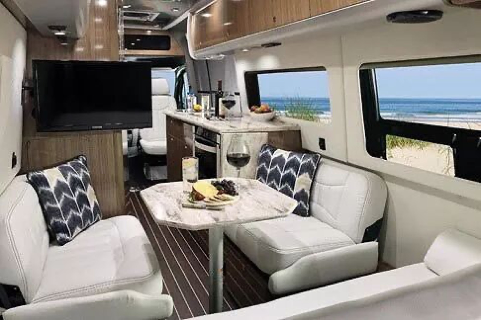2018 Airstream Interstate Lounge EXT Review