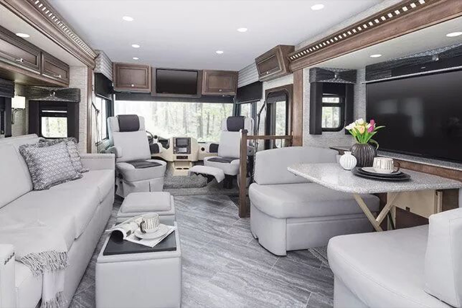 2019 Newmar Bay Star 3408 Review